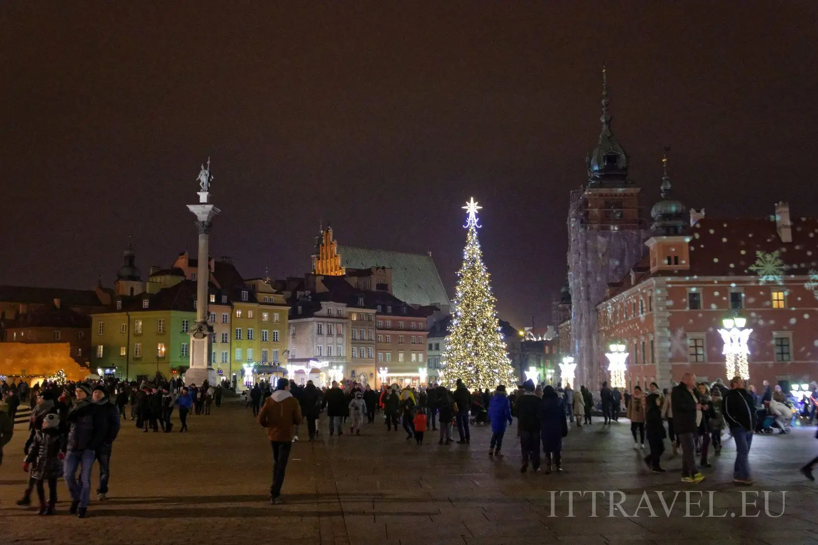 Old Town - Christmas tree next to Royal Castle