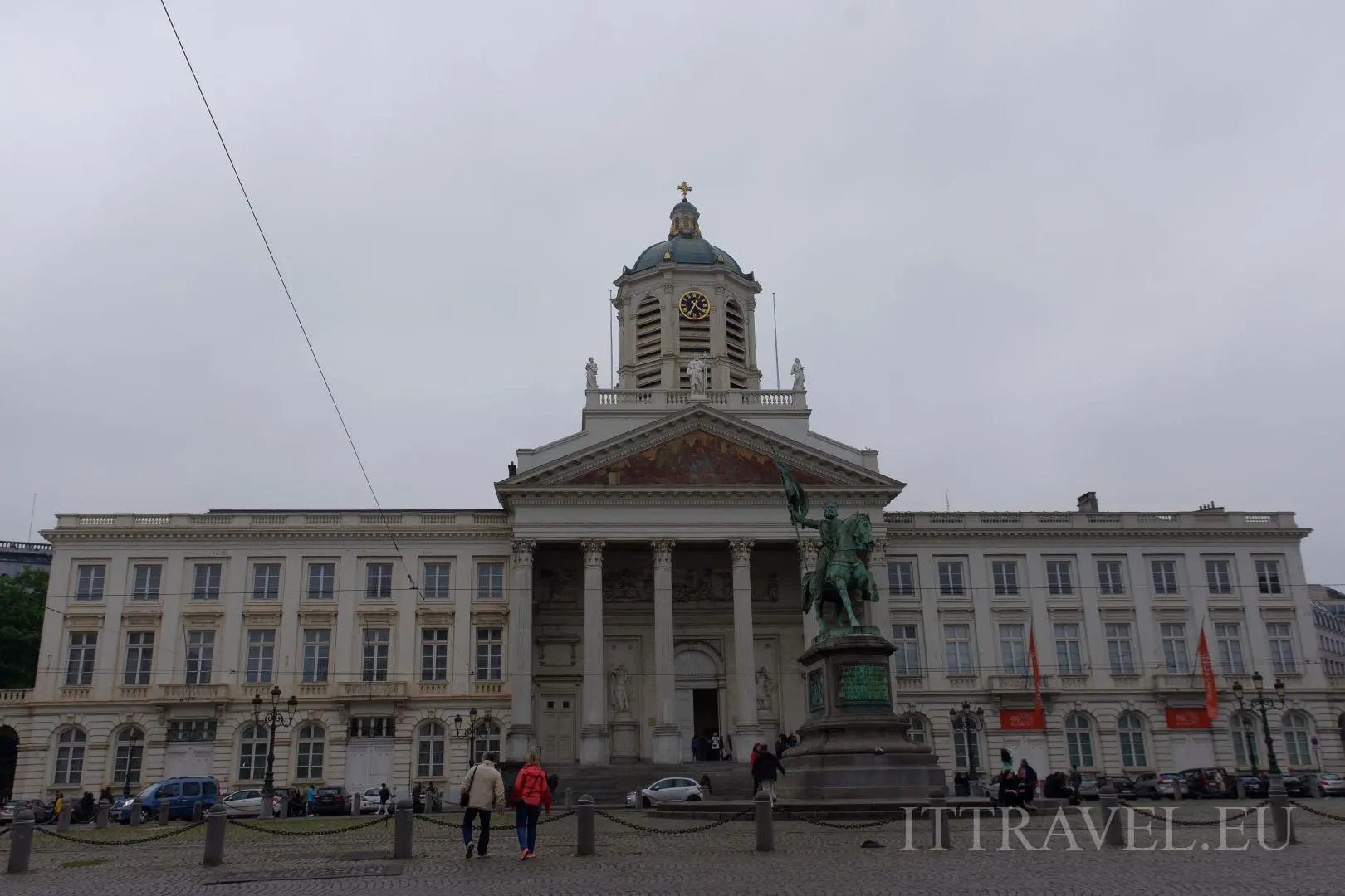 Gotfryd z Bouillon, w tle Kościół św. Jakuba