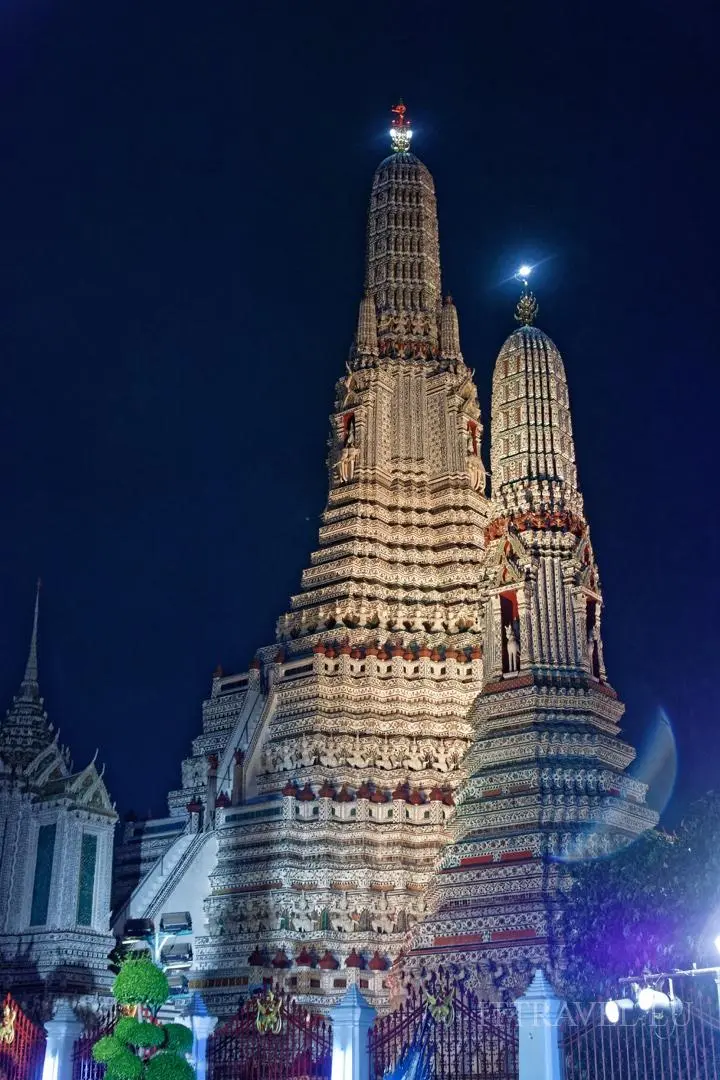 Wat Arun - temple of the dawn