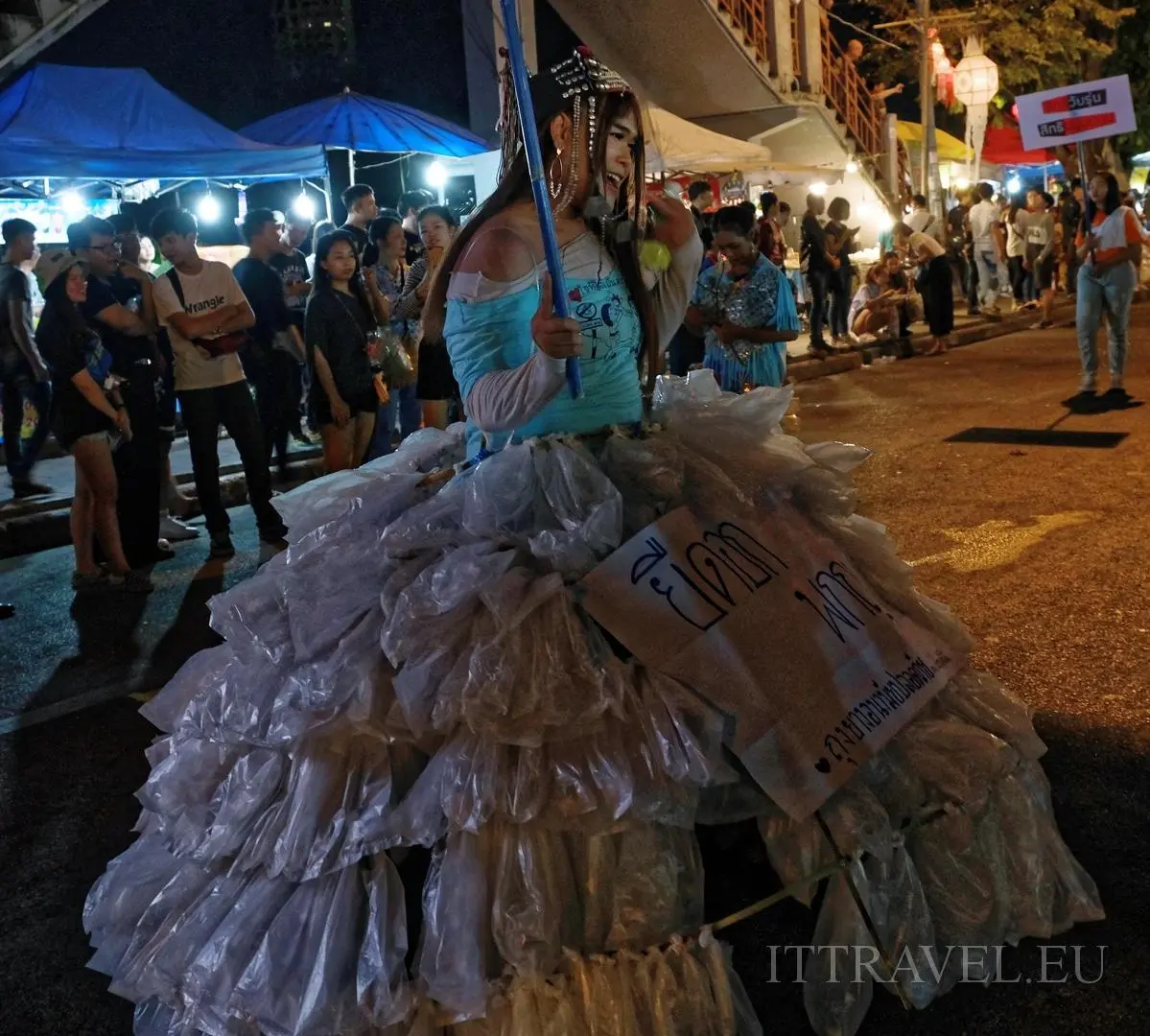 A big dress made of garbage 